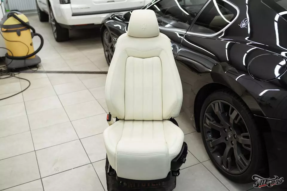 Maserati GranTurismo. Ремонт и окрас кожи водительского сидения!